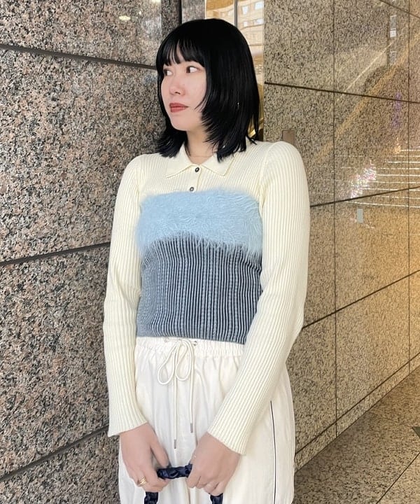 あさまつ はづきさんの「BEAMS WOMEN｜ISLA DE GAR / サテン クロシェ ハンドバッグ」を使ったコーディネート