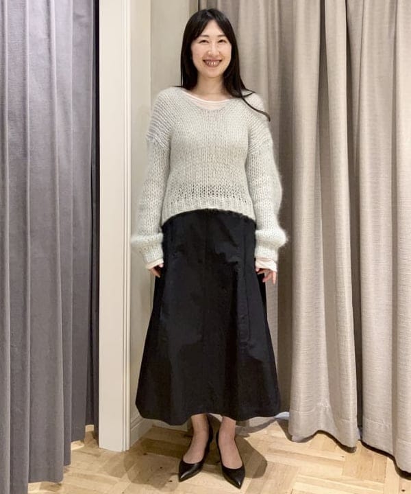 りえさんの「BEAMS WOMEN｜シャイニー ベルフレア スカート」を使ったコーディネート