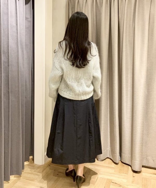 りえさんの「BEAMS WOMEN｜シャイニー ベルフレア スカート」を使ったコーディネート