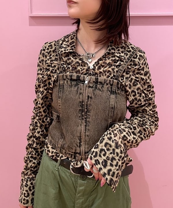 中江梨々香さんの「BEAMS WOMEN｜デニム ジップ ビスチェ」を使ったコーディネート