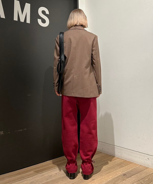 佐藤 亜美さんの「BEAMS WOMEN｜ヘム アレンジ スウェット パンツ」を使ったコーディネート