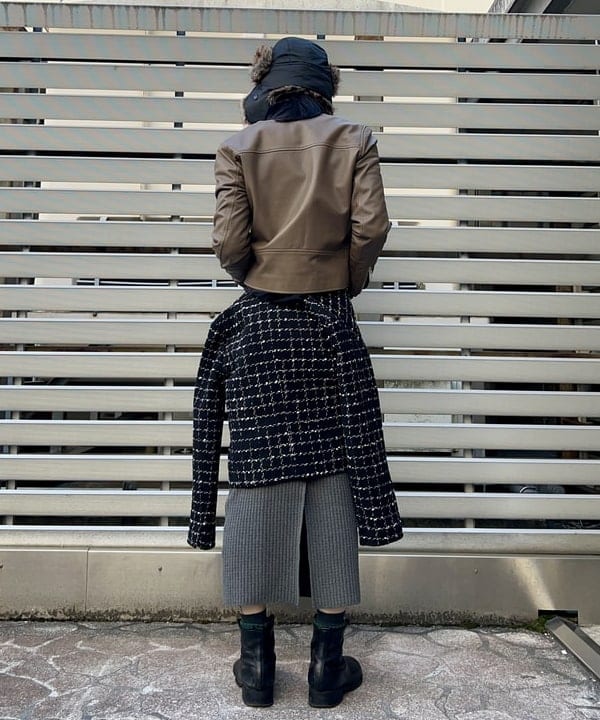 翔さんの「BEAMS WOMEN｜マット シープスキン ノーカラー ライダース ブルゾン」を使ったコーディネート