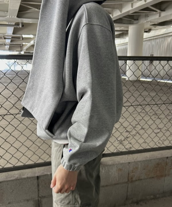 タマイユウトさんの「BEAMS WOMEN｜【別注】Champion / ジップ ジャケット」を使ったコーディネート