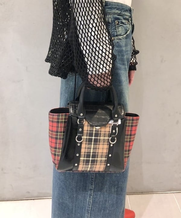 amaさんの「BEAMS WOMEN｜【別注】RED CARD TOKYO / Cameron デニムスカート」を使ったコーディネート