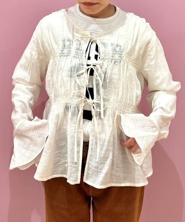 中村 ほのかさんの「BEAMS WOMEN｜シアー シャーリング リボン ブラウス」を使ったコーディネート