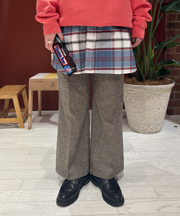 クロサワさんの「BEAMS WOMEN｜ストライプ チェック スラックス」を使ったコーディネート