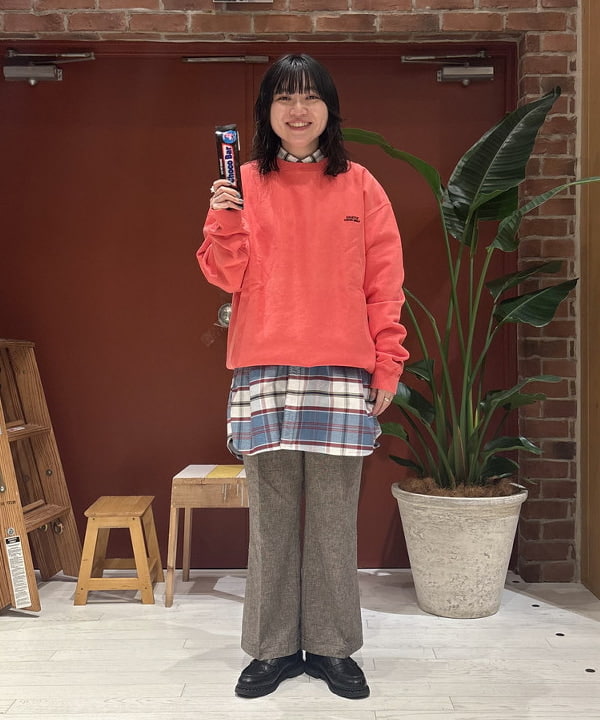 クロサワさんの「BEAMS WOMEN｜ストライプ チェック スラックス」を使ったコーディネート