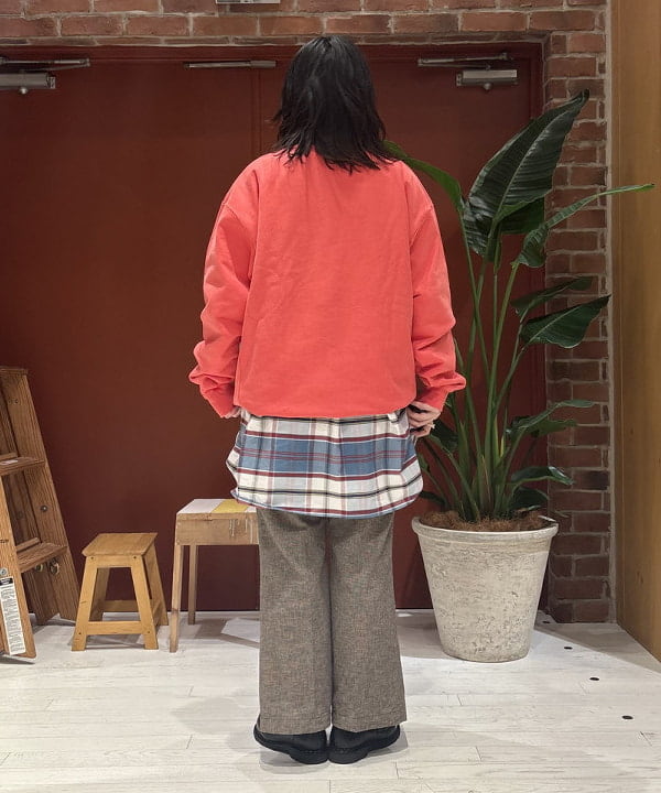 クロサワさんの「BEAMS WOMEN｜ストライプ チェック スラックス」を使ったコーディネート