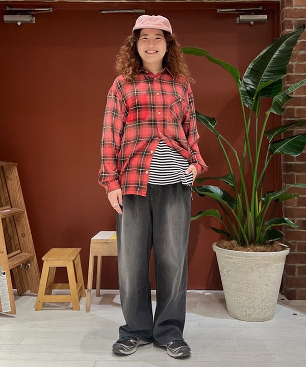 エノモト アミさんの「BEAMS WOMEN｜maturely / レーヨン ブリーチ チェック シャツ」を使ったコーディネート