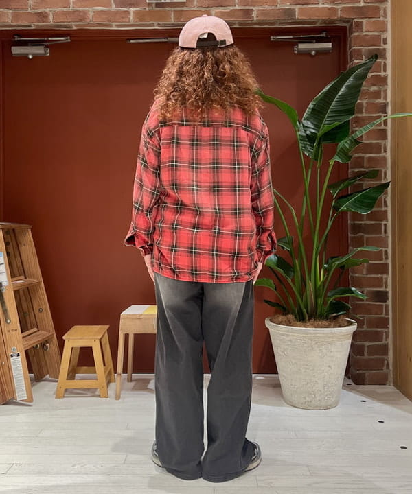 エノモト アミさんの「BEAMS WOMEN｜maturely / レーヨン ブリーチ チェック シャツ」を使ったコーディネート