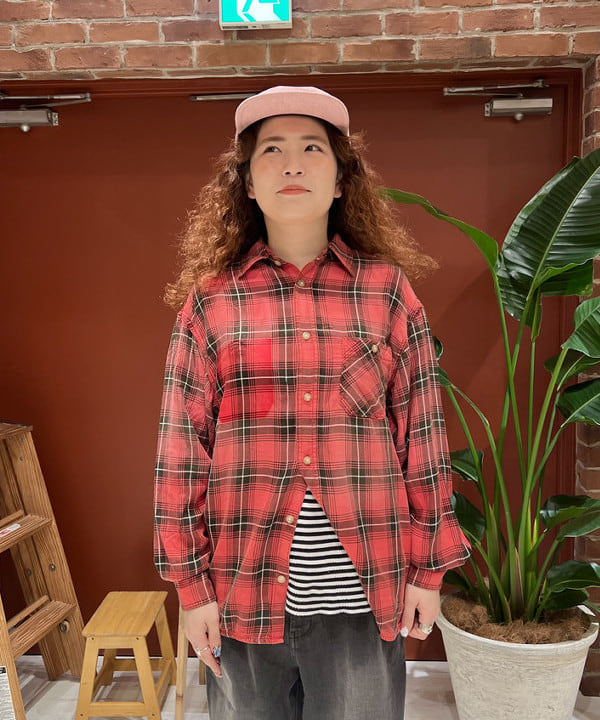 エノモト アミさんの「BEAMS WOMEN｜maturely / レーヨン ブリーチ チェック シャツ」を使ったコーディネート