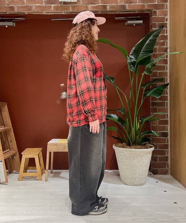 エノモト アミさんの「BEAMS WOMEN｜maturely / レーヨン ブリーチ チェック シャツ」を使ったコーディネート