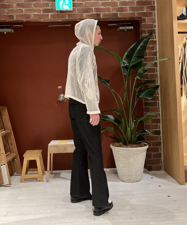 ディクソン 太陽さんの「BEAMS WOMEN｜ビッグ メッシュ フーディー」を使ったコーディネート