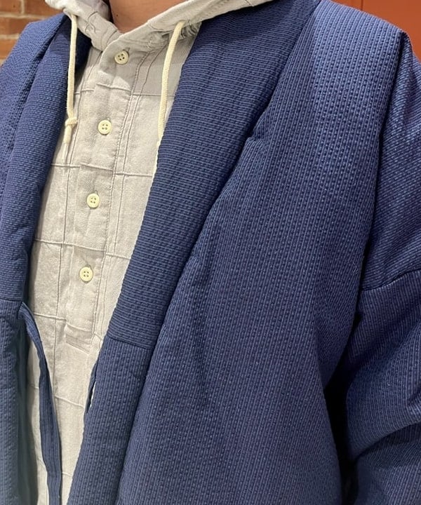 新里 京介さんの「BEAMS WOMEN｜パッチワーク ヘリンボーン フードシャツ」を使ったコーディネート