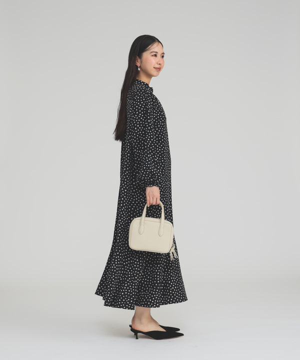 佐藤 美樹さんの「BEAMS WOMEN｜変形ドット ティアードワンピース」を使ったコーディネート