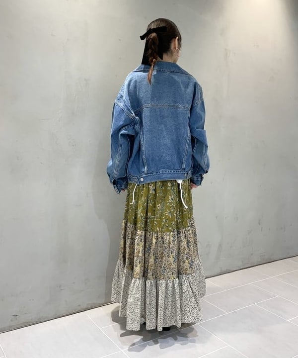 カタヤマ アヤさんの「BEAMS WOMEN｜LEVI’S(R) / 90S トラッカージャケット」を使ったコーディネート