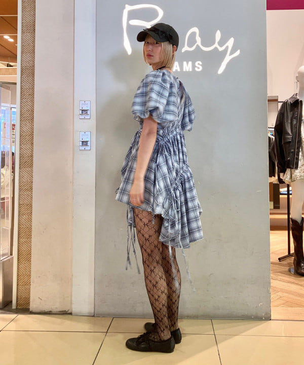 イトウミサキさんの「BEAMS WOMEN｜【別注】Casselini / フロント リボン キャップ」を使ったコーディネート