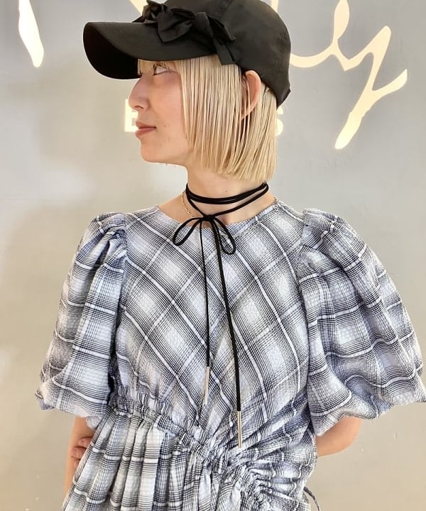 イトウミサキさんの「BEAMS WOMEN｜【別注】Casselini / フロント リボン キャップ」を使ったコーディネート