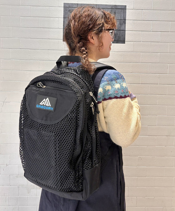 かわい みづきさんの「BEAMS WOMEN｜【別注】GREGORY / メッシュ DITCH DAY」を使ったコーディネート