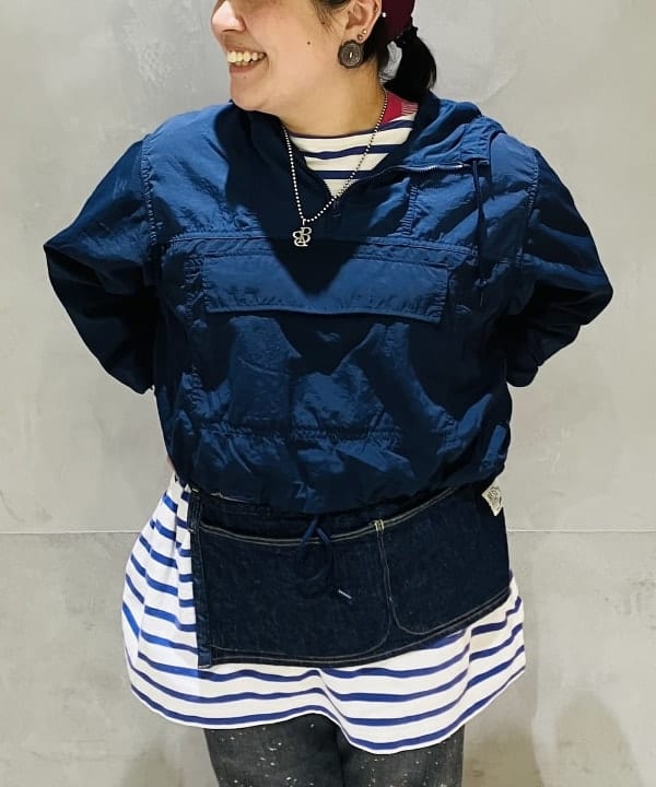 佐藤 歩さんの「BEAMS WOMEN｜2トーン アノラック」を使ったコーディネート
