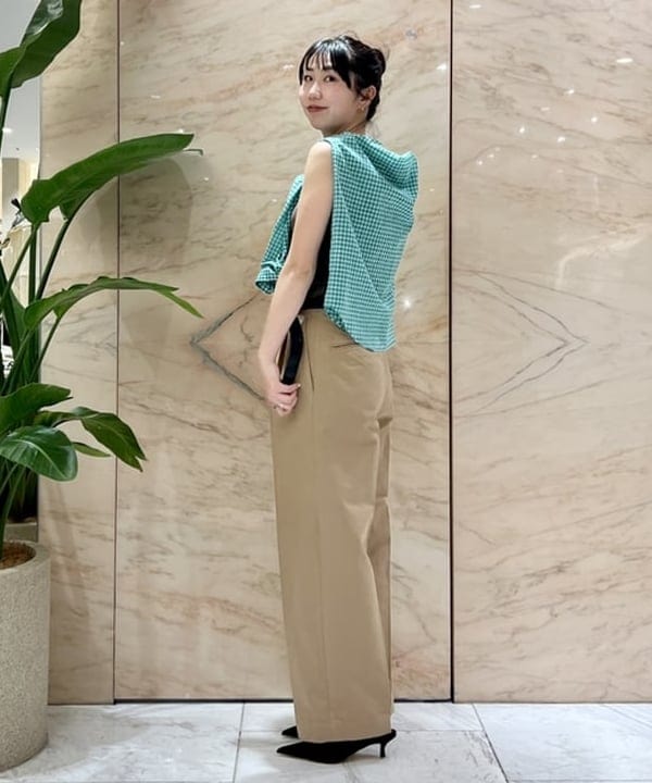中丸　栞さんの「BEAMS WOMEN｜TONY BIANCO / KIKO スエードミュール」を使ったコーディネート