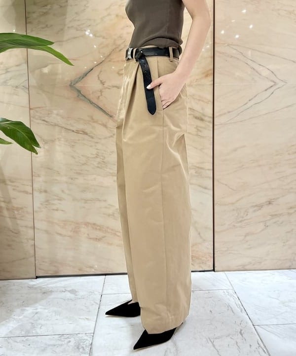 中丸　栞さんの「BEAMS WOMEN｜TONY BIANCO / KIKO スエードミュール」を使ったコーディネート