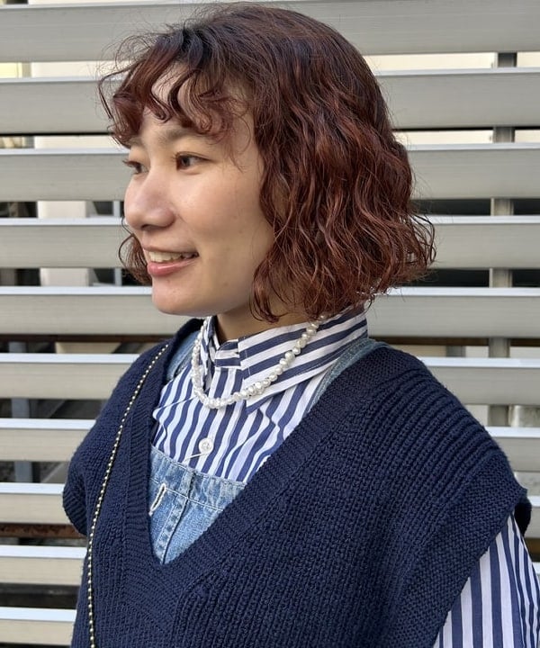 まつむさんの「BEAMS WOMEN｜ショート レッドクロス ベスト」を使ったコーディネート