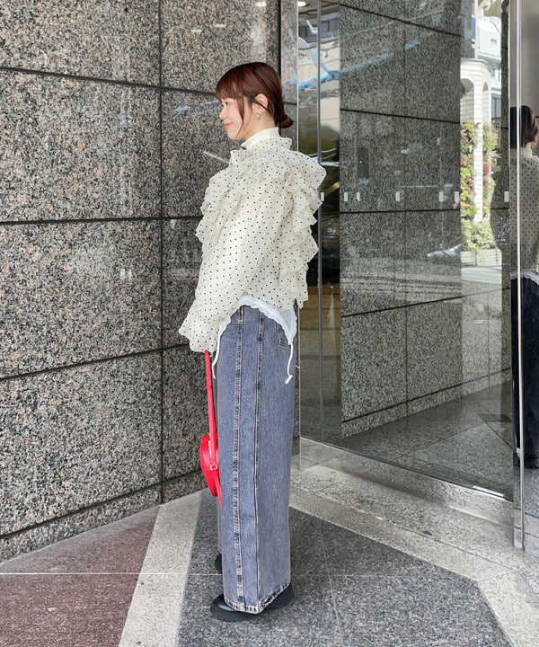 田中 里実さんの「BEAMS WOMEN｜オーバーダイ デニム パンツ」を使ったコーディネート