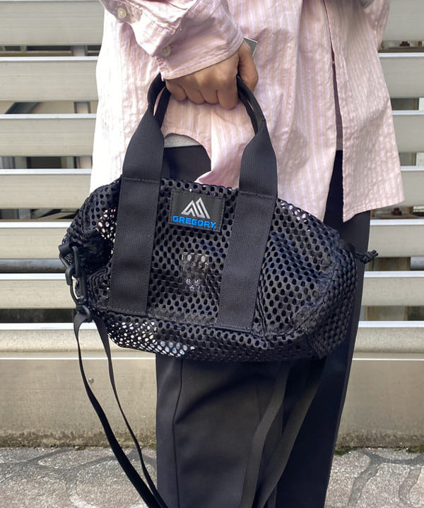 オカモト ミサキさんの「BEAMS WOMEN｜ドビー ストライプ ビッグ ボタンダウン シャツ」を使ったコーディネート