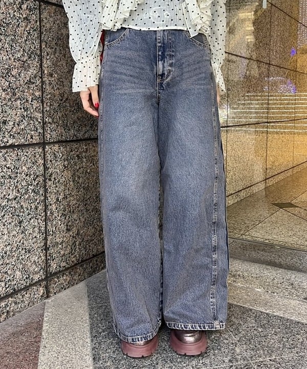 あさひさんの「BEAMS WOMEN｜オーバーダイ デニム パンツ」を使ったコーディネート