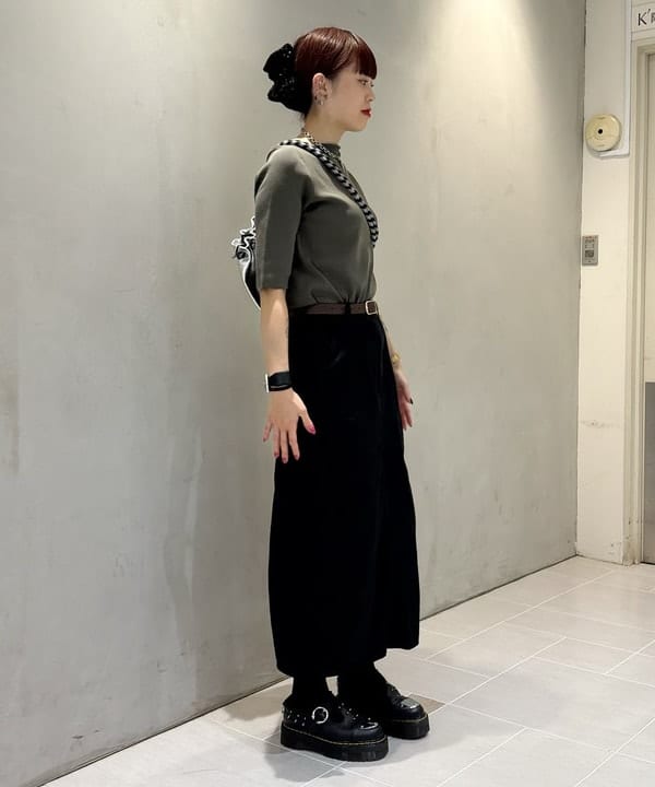りかちょび/岸本梨佳さんの「BEAMS WOMEN｜NOMADIS / CREW メタリック ショルダーバッグ」を使ったコーディネート