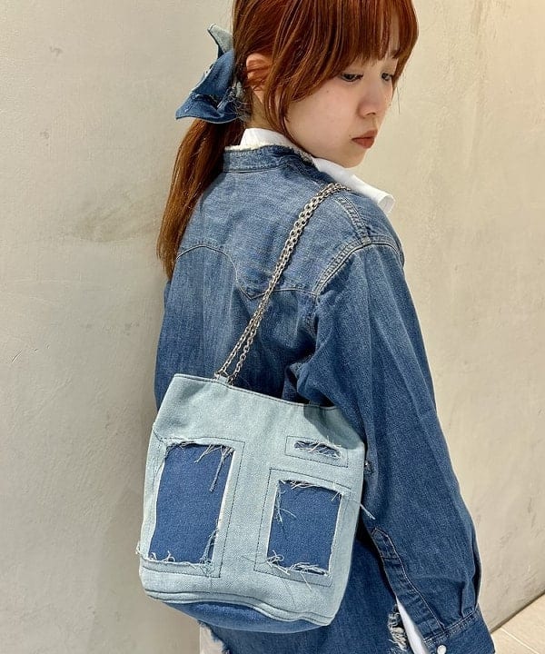 ナツハさんの「BEAMS WOMEN｜maturely / デニム リペア チェーン バッグ」を使ったコーディネート