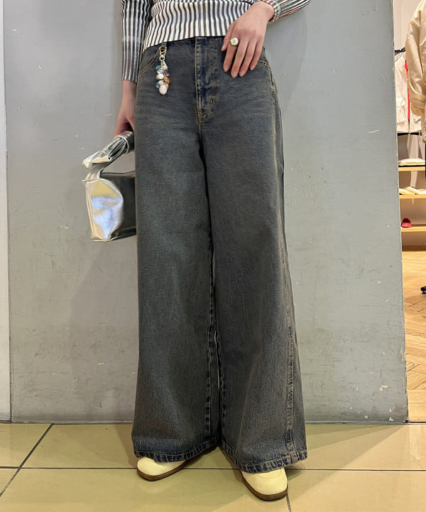 神坂 莉子さんの「BEAMS WOMEN｜オーバーダイ デニム パンツ」を使ったコーディネート