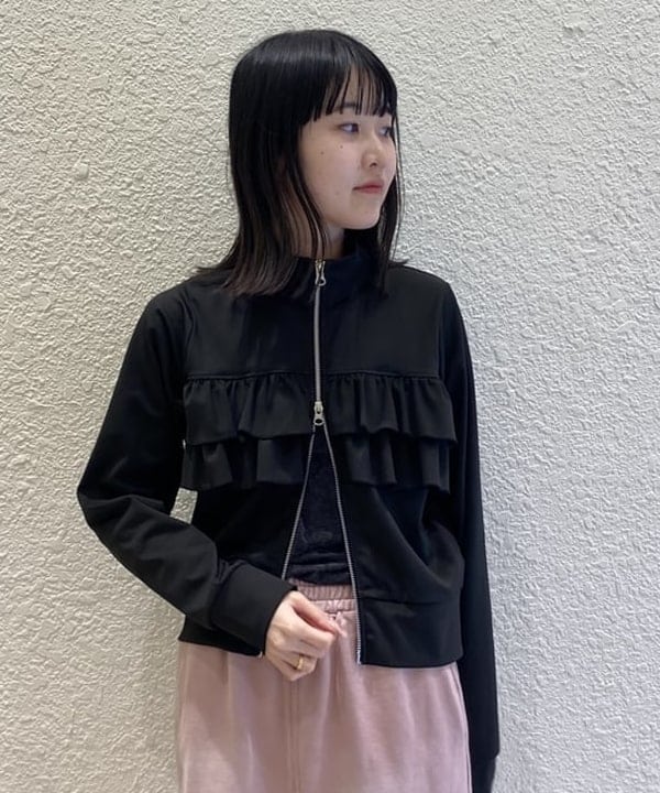 め　め　こさんの「バック タック マウンテンパーカー」を使ったコーディネート