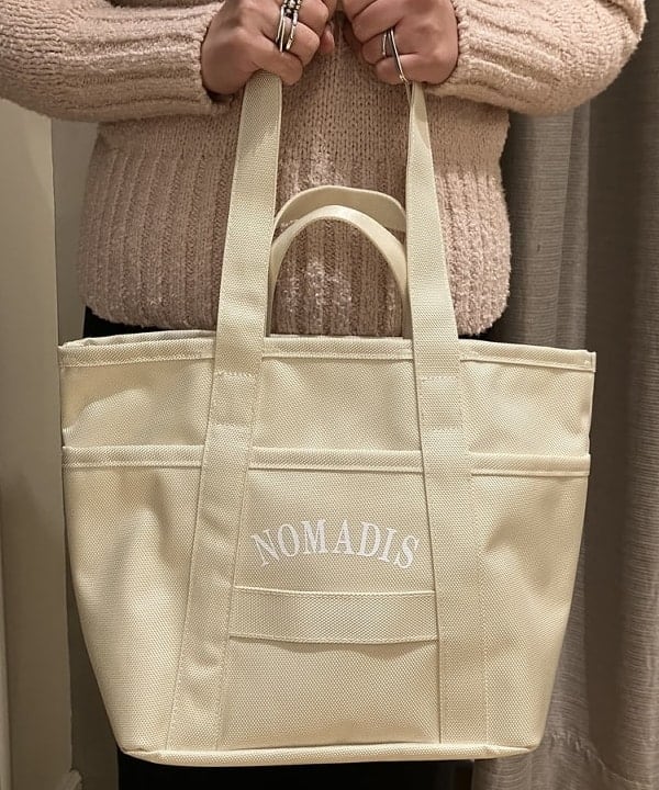 藤井 裕実子さんの「BEAMS WOMEN｜【別注】NOMADIS / WEEKEND petit トートバッグ」を使ったコーディネート