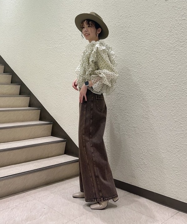 AKIさんの「オーバーダイ デニム パンツ」を使ったコーディネート