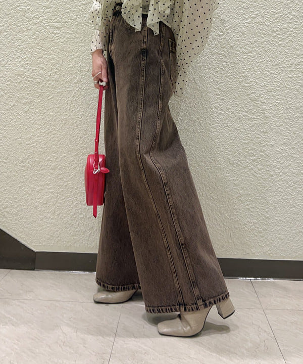 AKIさんの「オーバーダイ デニム パンツ」を使ったコーディネート