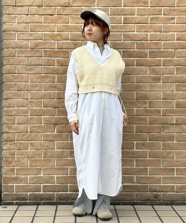 ナツハさんの「BEAMS WOMEN｜オックスフォード ボタンダウン ロングスリーブ シャツワンピース」を使ったコーディネート