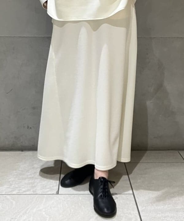 OSUMIさんの「BEAMS WOMEN｜manipuri / ジオメトリック ドット スカーフ」を使ったコーディネート