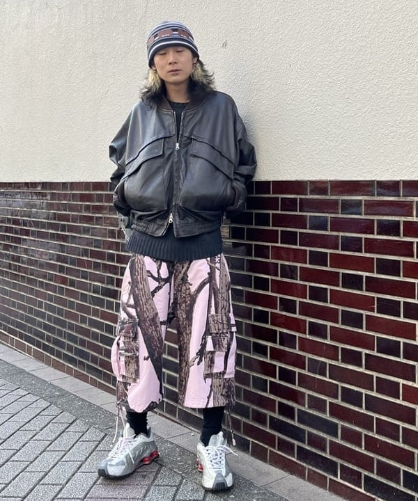 菊田 悠さんの「BEAMS WOMEN｜ユーズド加工 レザー ショートブルゾン」を使ったコーディネート