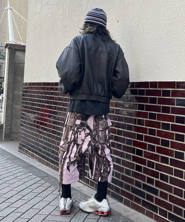 菊田 悠さんの「BEAMS WOMEN｜ユーズド加工 レザー ショートブルゾン」を使ったコーディネート