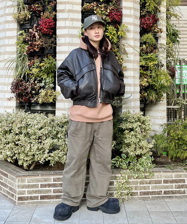 トラ吉さんの「BEAMS WOMEN｜ユーズド加工 レザー ショートブルゾン」を使ったコーディネート