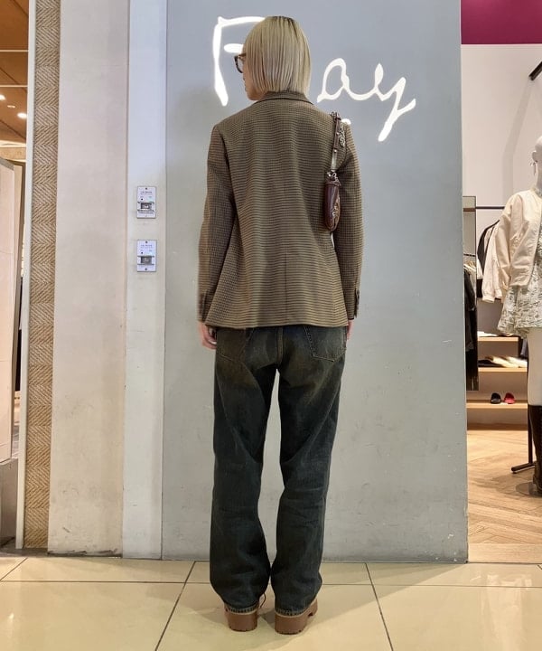 イトウミサキさんの「BEAMS WOMEN｜チェック 4ボタン ダブル ジャケット」を使ったコーディネート