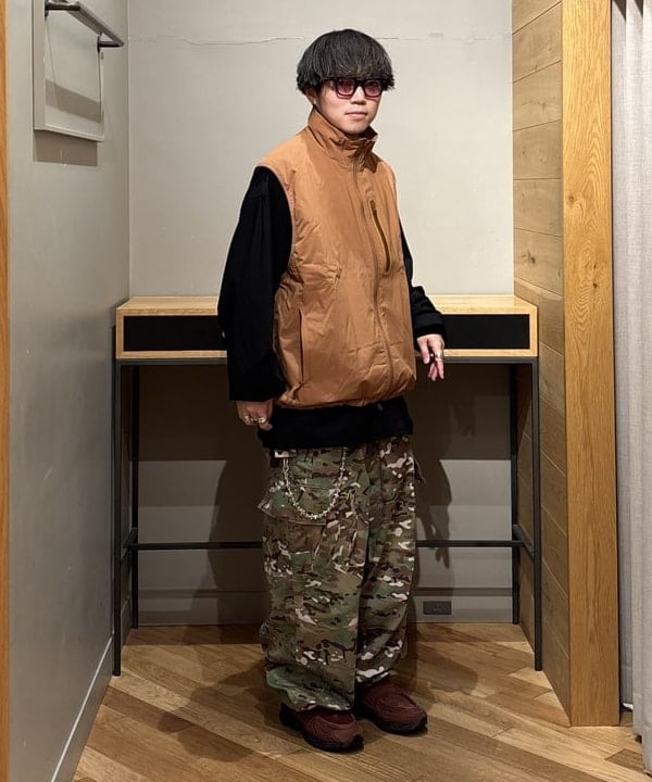 三宅 康平さんの「BEAMS WOMEN｜Dermizax（TM） リバーシブル 中綿ベスト」を使ったコーディネート