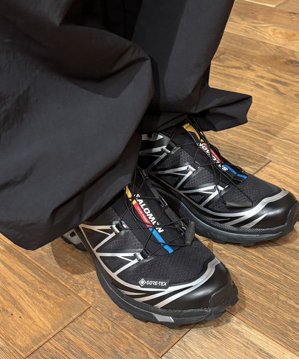 三宅 康平さんの「BEAMS WOMEN｜SALOMON / XT-6 GORE-TEX BLACK/FTW SILVER」を使ったコーディネート