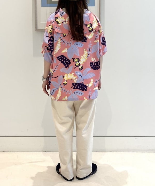 カスタニ モモノさんの「BEAMS WOMEN｜【別注】SUN SURF / セーラー シャツ」を使ったコーディネート