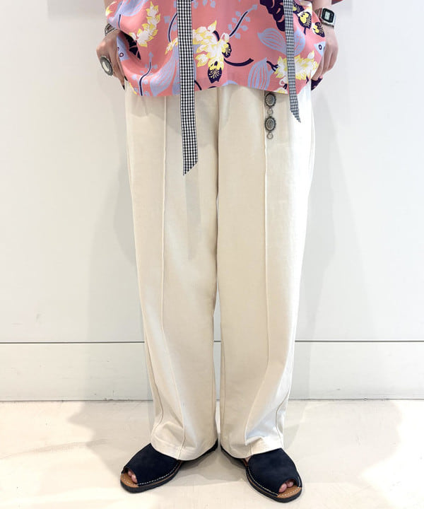 カスタニ モモノさんの「BEAMS WOMEN｜【別注】SUN SURF / セーラー シャツ」を使ったコーディネート