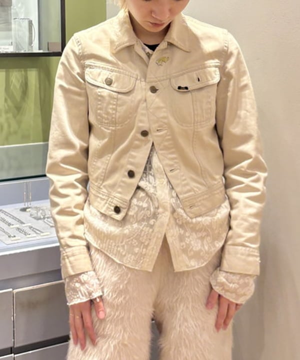 シミズ ネネさんの「BEAMS WOMEN｜プリーツ レース シャツ」を使ったコーディネート