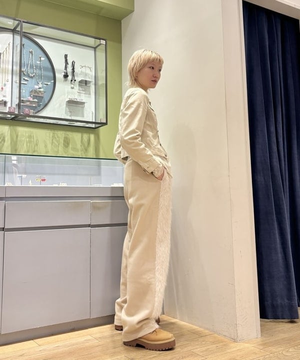 シミズ ネネさんの「BEAMS WOMEN｜プリーツ レース シャツ」を使ったコーディネート