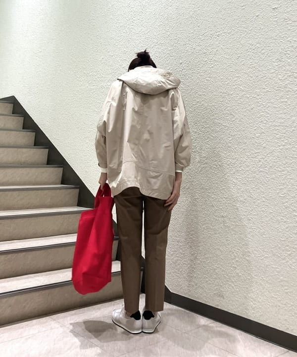 内山 瑛美さんの「WOOLRICH / SUMMER ANORAK ブルゾン」を使ったコーディネート